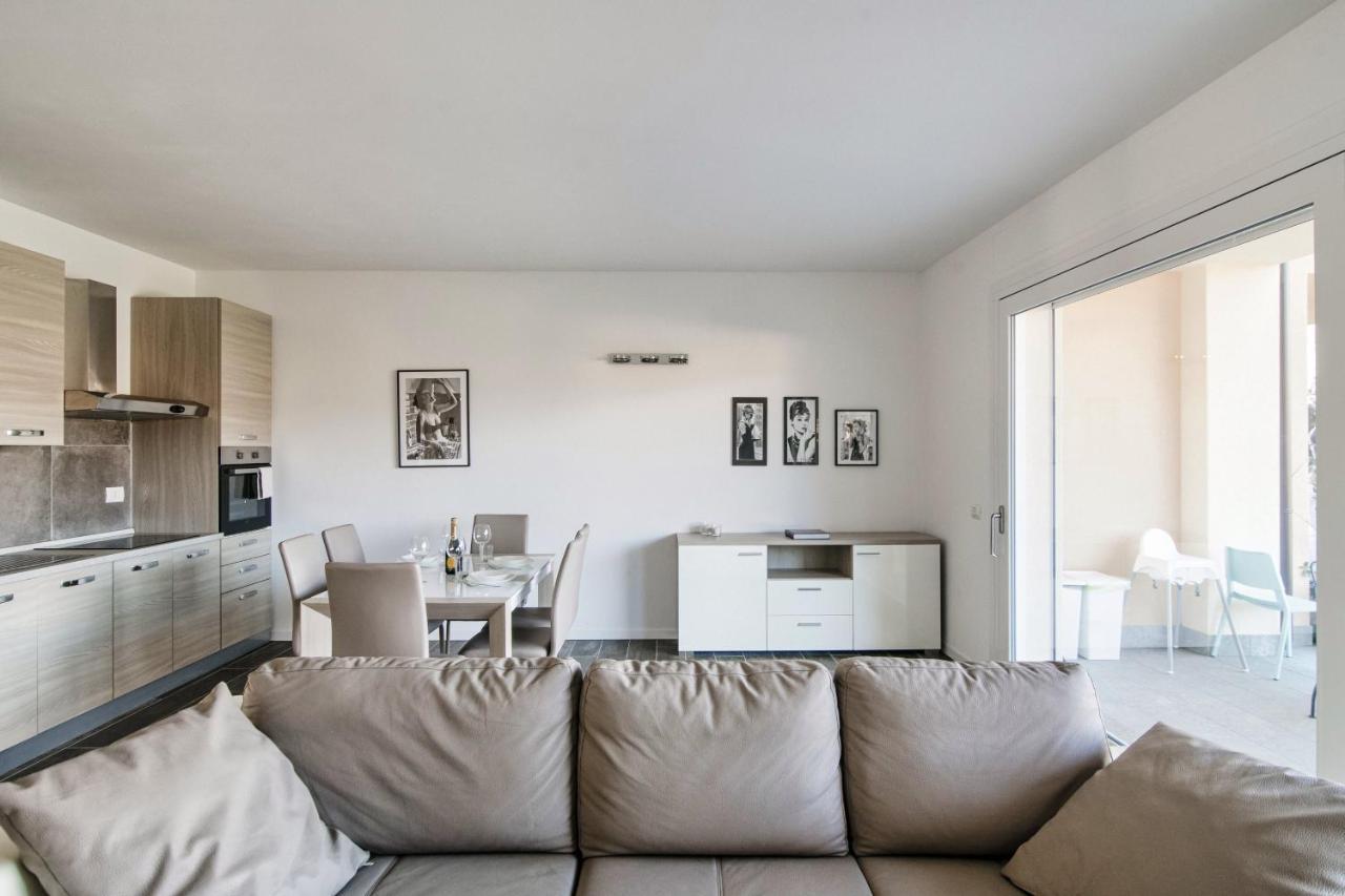Silvia Lenno House - The House Of Travelers Apartman Kültér fotó