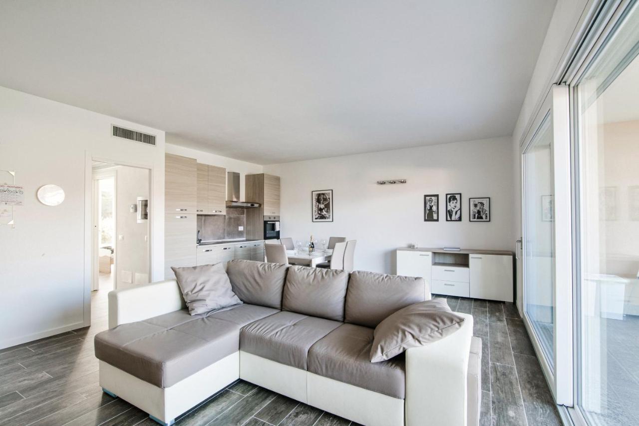 Silvia Lenno House - The House Of Travelers Apartman Kültér fotó