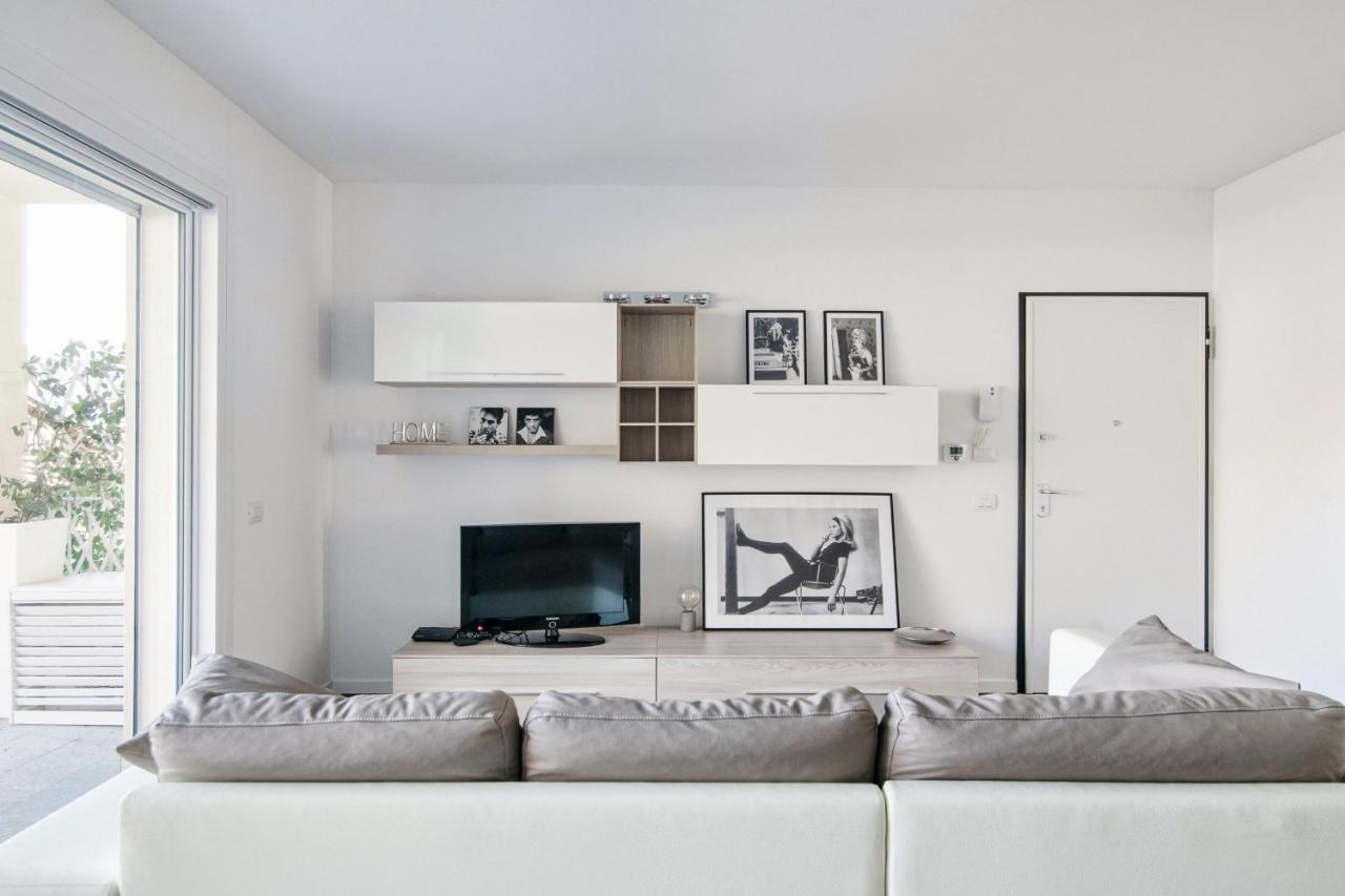 Silvia Lenno House - The House Of Travelers Apartman Kültér fotó