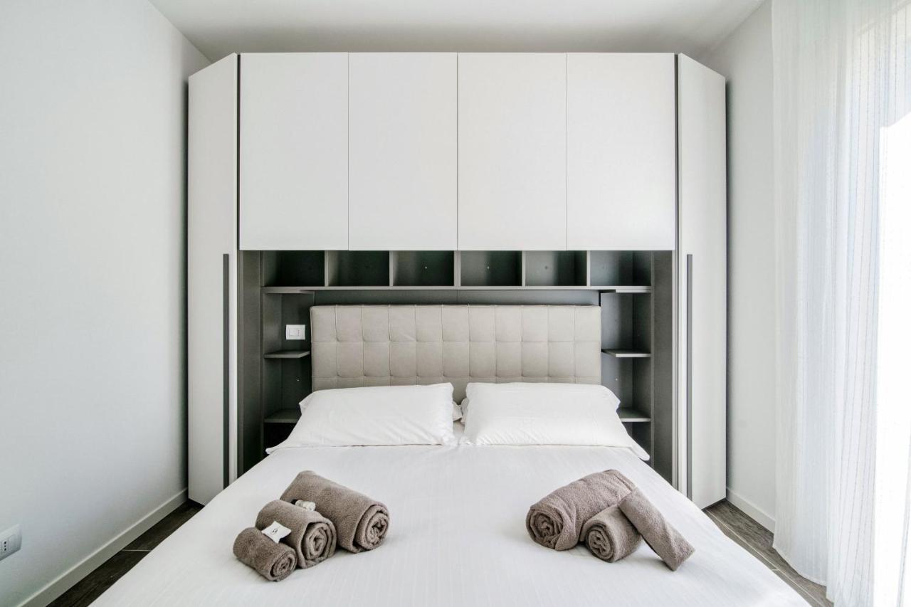 Silvia Lenno House - The House Of Travelers Apartman Kültér fotó